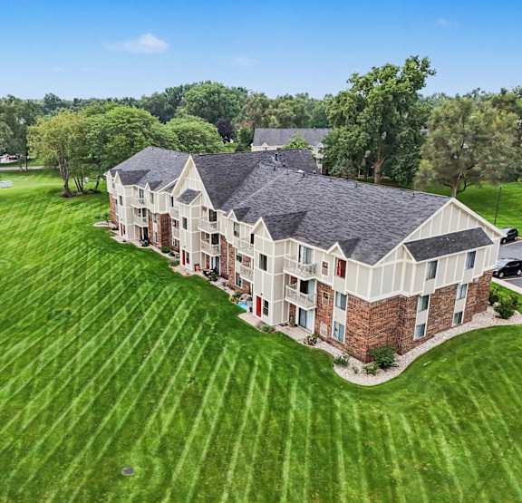Exterior at Walnut Trail Apartments, Portage, MI
