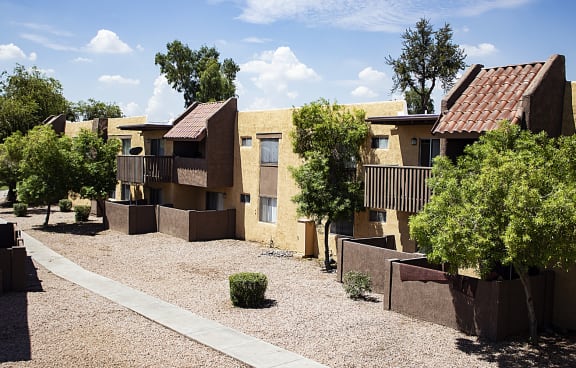 Madera at Metro Apartments in Phoenix, Arizona Exterior