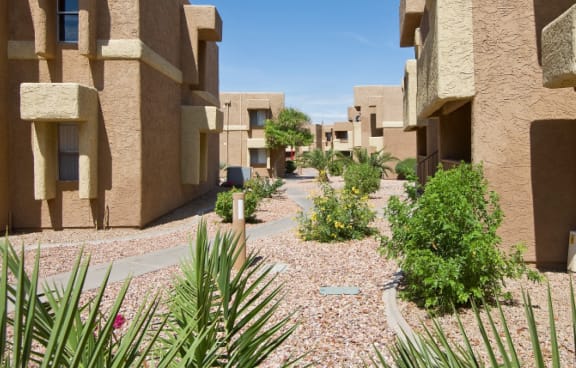 Papago Crossing Apartments in Phoenix, Arizona Exterior