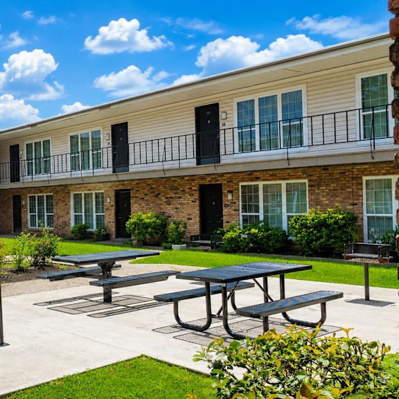 the front of the goral hills apartments building