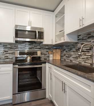 Classic Cupboards In Kitchen at Park Heights by the Lake Apartments, Chicago, 60649