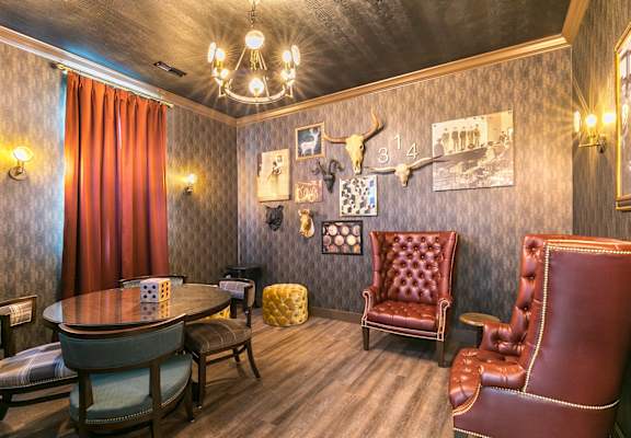 Resident lounge at Aventura at Maryland Oaks