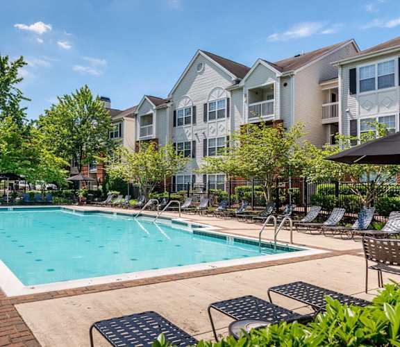Governor's Green resort-style pool and apartment exterior