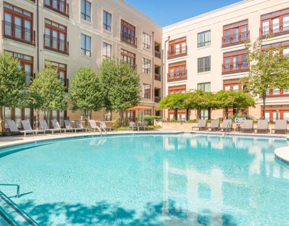 Lofts at Lakeview Apartments resort-style pool area