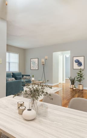Living room at Mason Hall in Alexandria, VA 22314