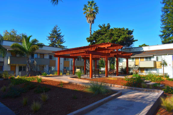 Outdoor Patio Area at Sunnyvale Town Center, Sunnyvale, California
