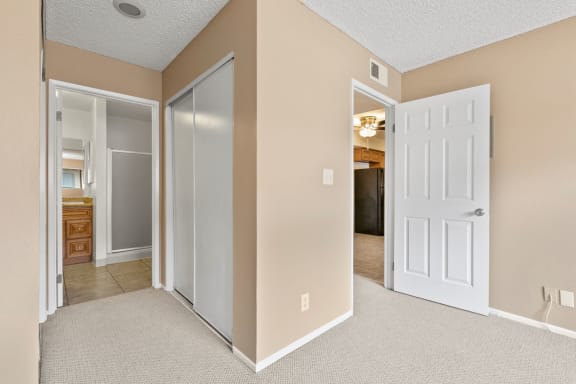 Canoga Park Apartments Carpeting