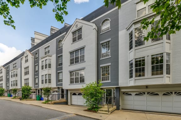 exterior view at the heights  at Lenox Club Apartments, Silver Spring, MD, 20910