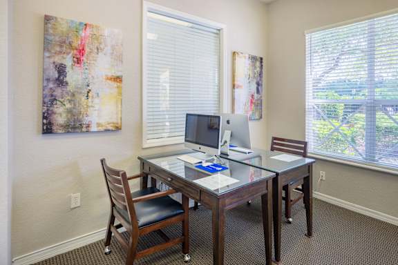 Park Del Mar Apartments business center with high-speed internet and computers