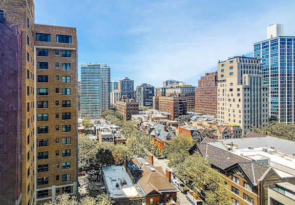  A cityscape of Chicago's Gold Coast Neighborhood