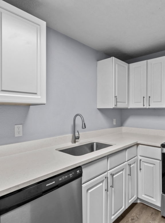 Sugar Pine Townhomes in Boise, Idaho Kitchen with Stainless Steel Appliances