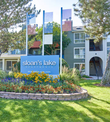 Sloan's Lake Monument Sign