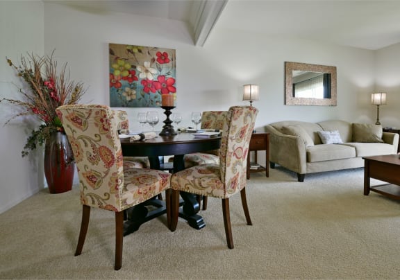 Living and Dining Areas at Towne Lakes Apartments, Grand Chute