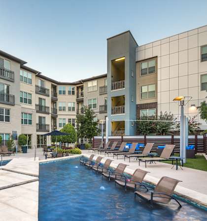 Avant on Market Center - Geometric pool with sunning lounge