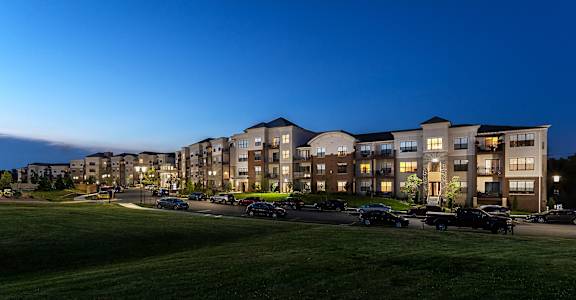 Elegant Exterior View at Poplar Creek Apartments, Brookfield, WI