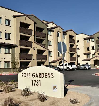 Rose Gardens-Ext