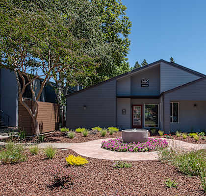 Clubhouse Exterior at Pheasant Pointe Apartments, California, 95833
