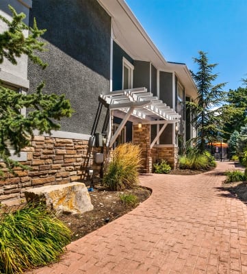 Pathway to the leasing office at Monaco apartments in Millcreek, UT