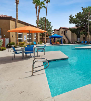 Swimming pool at Topaz Springs apartments in Las Vegas, NV