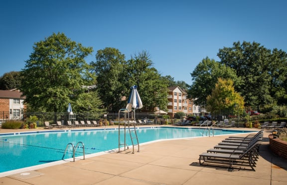 Swimming Pool And Sundeck at Amberleigh, Fairfax, VA, 22031