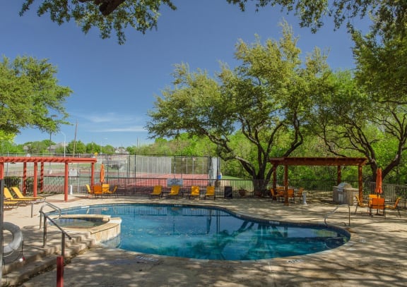 Chisholm Place apartments swimming pool, Plano, TX