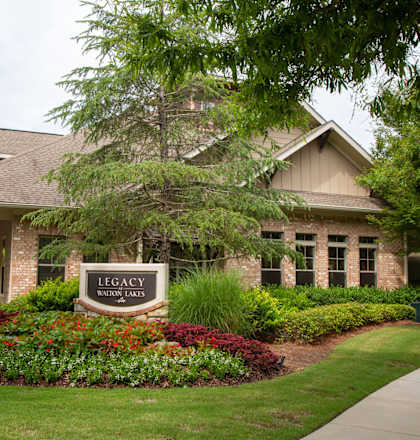 The Legacy at Walton Lakes, Camp Creek Parkway