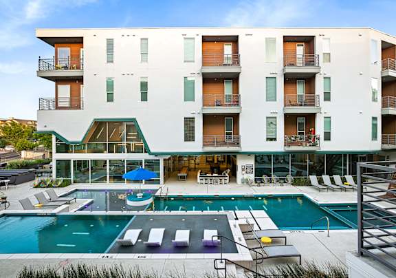 apartments with pool in austin SoCo