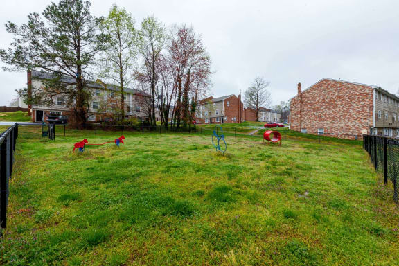 Pet Play Area at Hyde Park Townhomes, Virginia