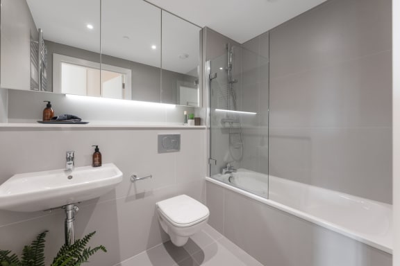 Green Acre Grange, Dundrum, Bathroom