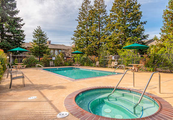 Hot Tub And Pool at Meadowrock Apartments, California