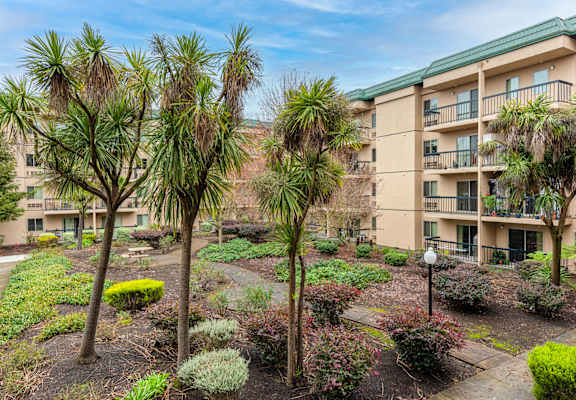 Courtyard Garden at Altamont Apartments, Rohnert Park, 94928