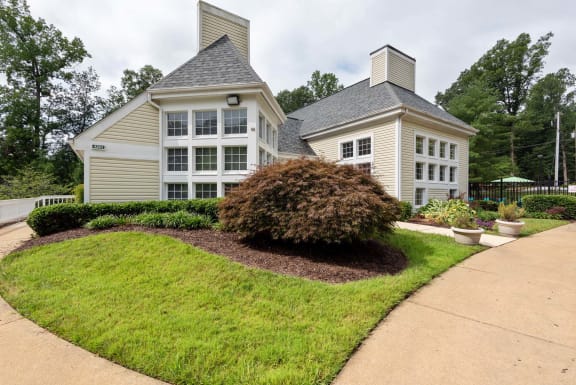 House with Yard at Ashton Creek in Chester, VA 23831