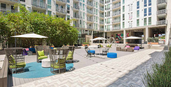 Exterior courtyard at Idea1 Apartments in San Diego CA