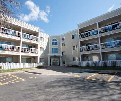 River Ridge Apartments exterior