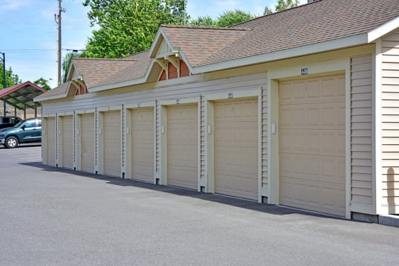 Garages Available at Badger Canyon, Washington