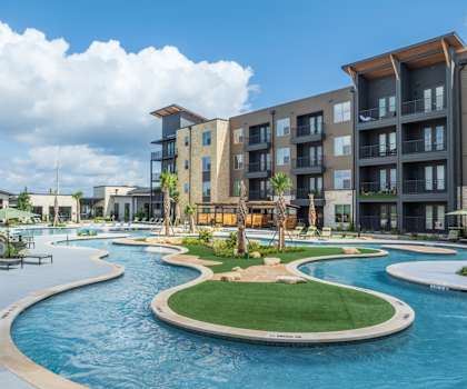 Aura High Pointe Apartments in Austin, Texas Pool