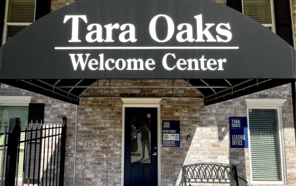 Main Entrance at Tara Oaks in Houston, TX