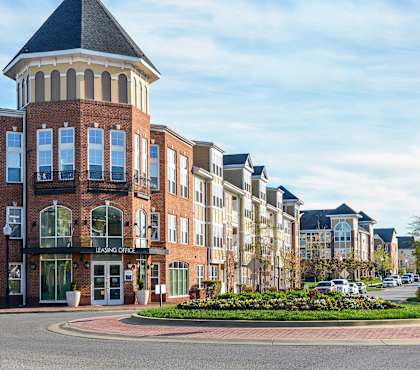 Exterior of building entry at Westchester at the Pavilions in Waldorf MD