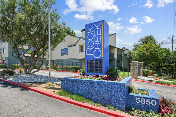 Leasing Office and Clubhouse at Rock Creek Apartments in Dallas, TX