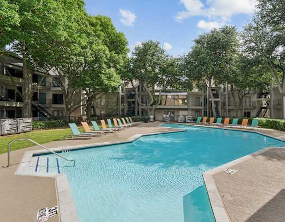 Pool at Laurels of Sendera in Arlington, TX