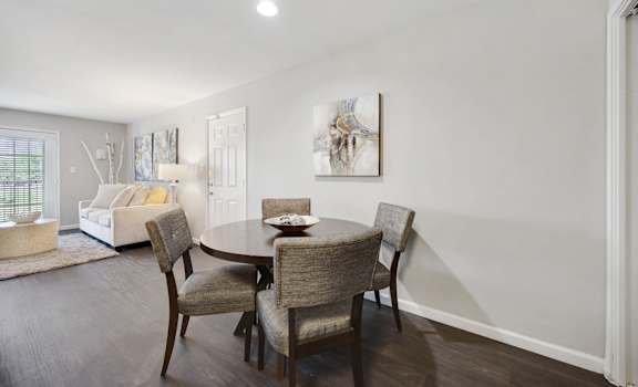 Model Dining at Reflections At Cherry Creek in Aurora, CO