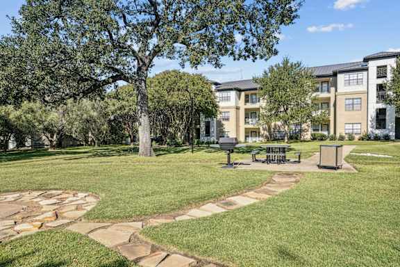 the preserve at ballantyne commons park with picnic area and trees