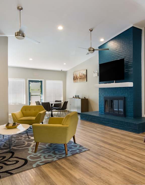 resident lounge at Dunwoody Pointe in Sandy Springs, GA