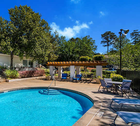 a resort style pool at Dunwoody Pointe in Sandy Springs, GA