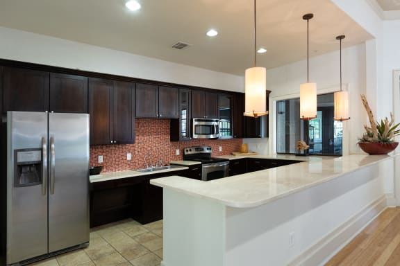 DeLayne at Twin Creeks demonstration kitchen