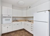 Thumbnail 9 of 12 - 910 Penn - Standard kitchens with white appliances