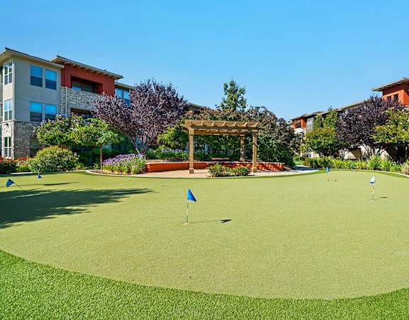 Quinn Crossing putting green