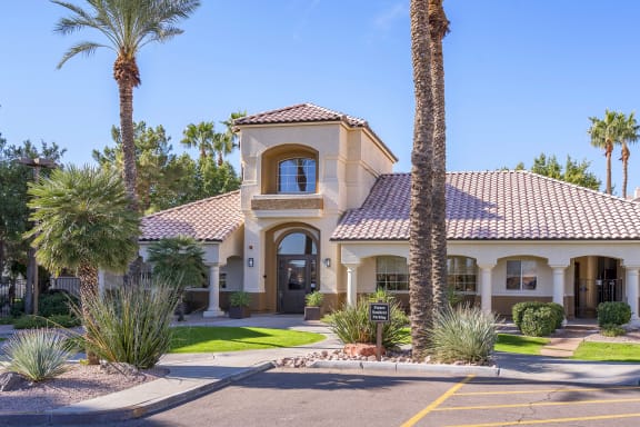 Sonterra Apartments at Paradise Valley - Leasing office entrance