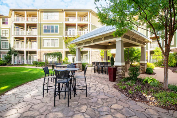 Parc at Grandview Apartments outdoor lounge area