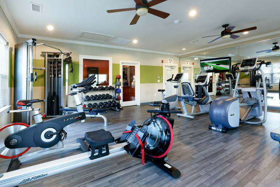 Glenbrook Apartments 24/7 fitness center with state-of-the-art equipment